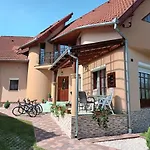 Apartment Marika Apartmanhaz *