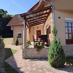 Marika Apartmanhaz Apartment