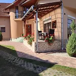 Marika Apartmanhaz Apartment *