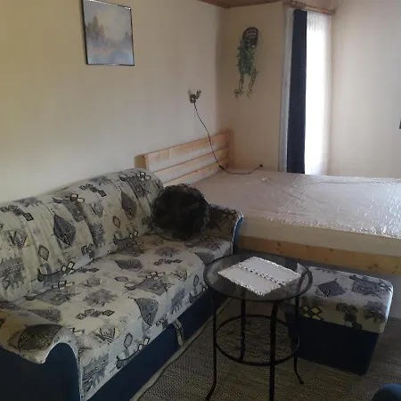 Marika Apartmanhaz アパート