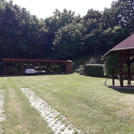 Marika Apartmanhaz * ザラカロシュ