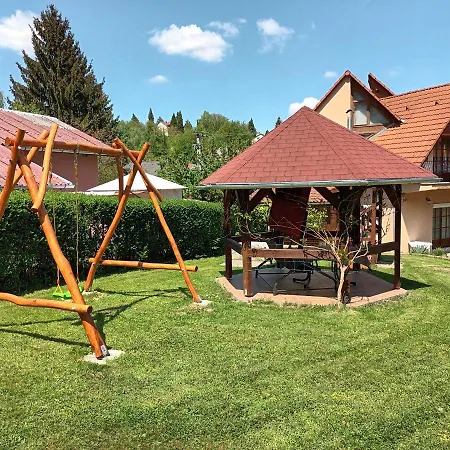 Marika Apartmanhaz *