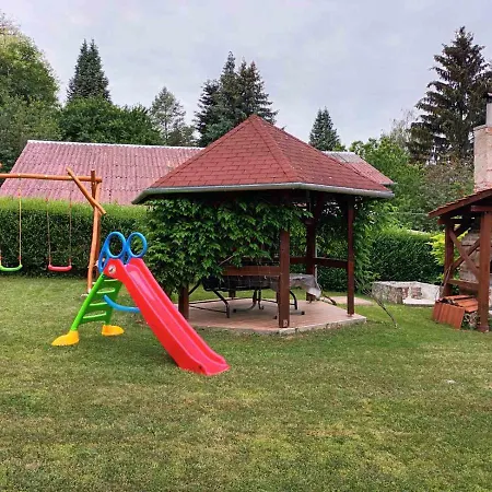 Marika Apartmanhaz ザラカロシュ