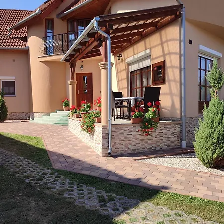 Marika Apartmanhaz アパート *