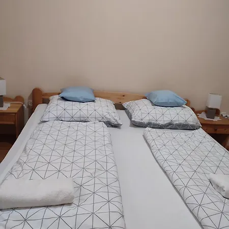 Marika Apartmanhaz *