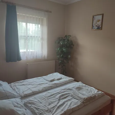 Marika Apartmanhaz *